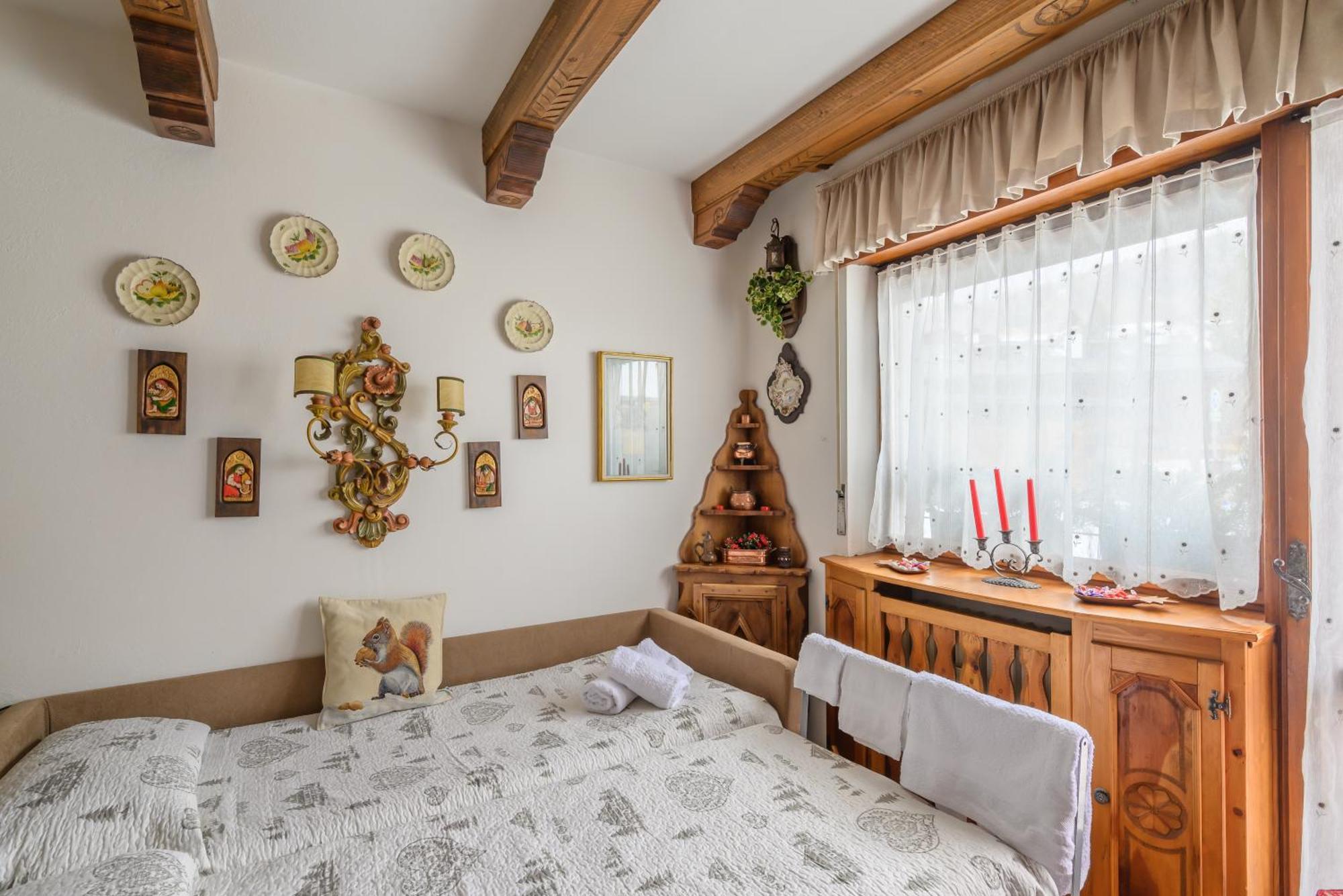 Ca' Dello Scoiattolo Apartment กอร์ตินาดัมเปซโซ ภายนอก รูปภาพ